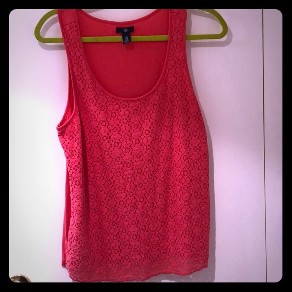 Gap tank top size medium